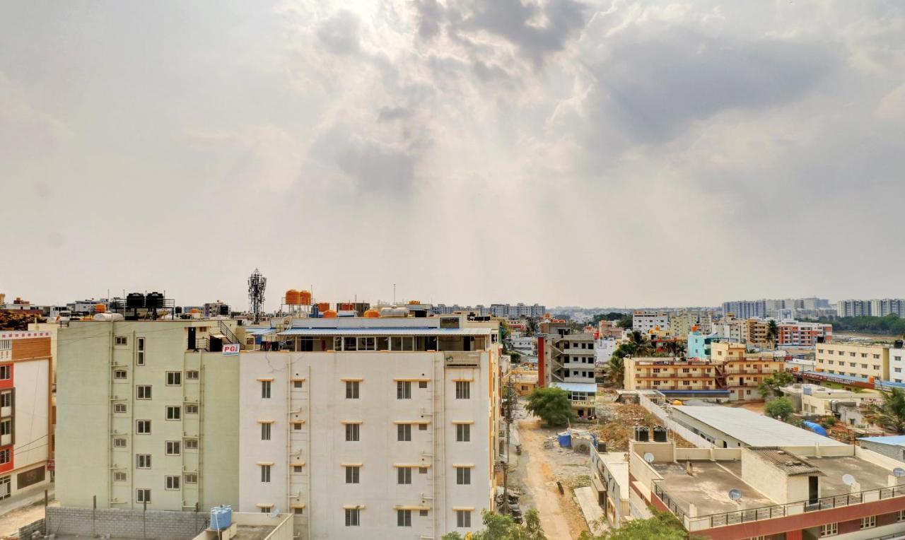 Treebo Three Drops Hotel Bangalore Buitenkant foto